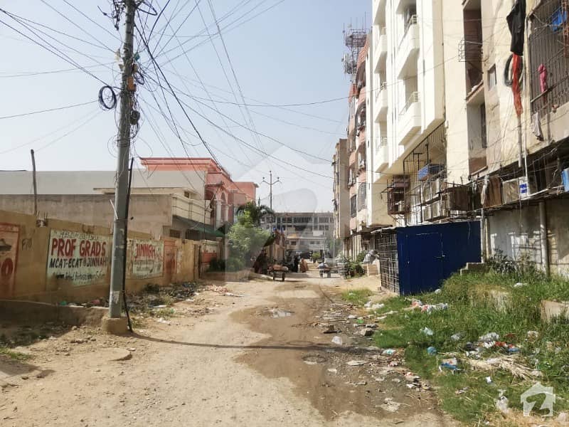 گلستانِ جوہر کراچی میں 1.2 کنال رہائشی پلاٹ 4 کروڑ میں برائے فروخت۔