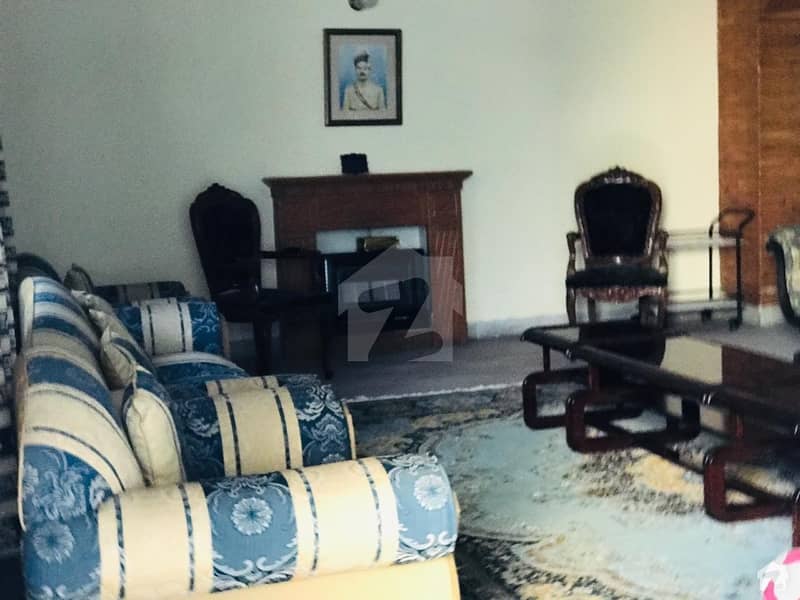 ایف ۔ 11 اسلام آباد میں 5 کمروں کا 1 کنال مکان 8.85 کروڑ میں برائے فروخت۔