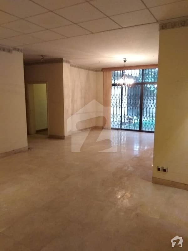 Cantt 2 Kanal House Prime Location