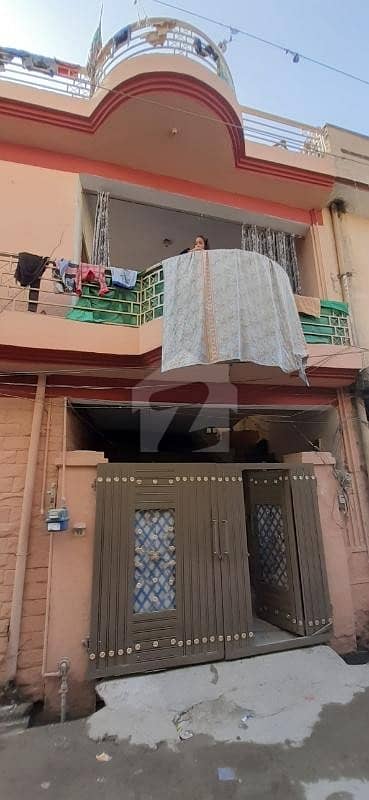کلمہ چوک راولپنڈی میں 6 کمروں کا 6 مرلہ مکان 85 لاکھ میں برائے فروخت۔