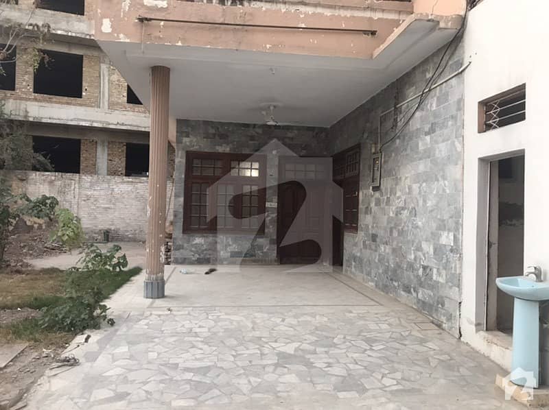 Abdara Road 5625  Square Feet House Up For Rent