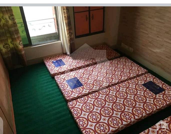 مدینہ ٹاؤن فیصل آباد میں 1 کمرے کا 1 مرلہ کمرہ 10 ہزار میں کرایہ پر دستیاب ہے۔