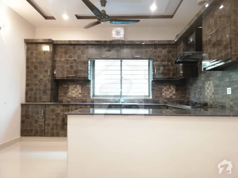 10 Marla House For Rent In Chambelli Block Sector C Bahria Town Lahore