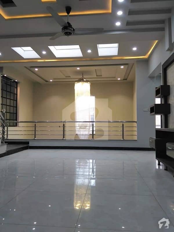 ایڈن ویلی فیصل آباد میں 5 کمروں کا 7 مرلہ مکان 2.25 کروڑ میں برائے فروخت۔