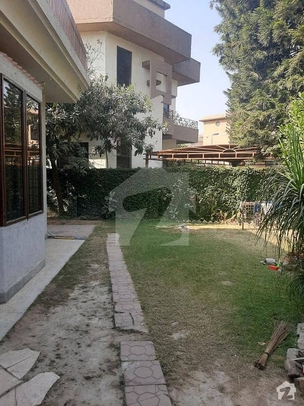 ایف ۔ 11/1 ایف ۔ 11 اسلام آباد میں 6 کمروں کا 1.33 کنال مکان 9.25 کروڑ میں برائے فروخت۔ ایف ۔ 11/1 ایف ۔ 11 اسلام آباد میں 6 کمروں کا 1.33 کنال مکان 9.25 کروڑ میں برائے فروخت۔
