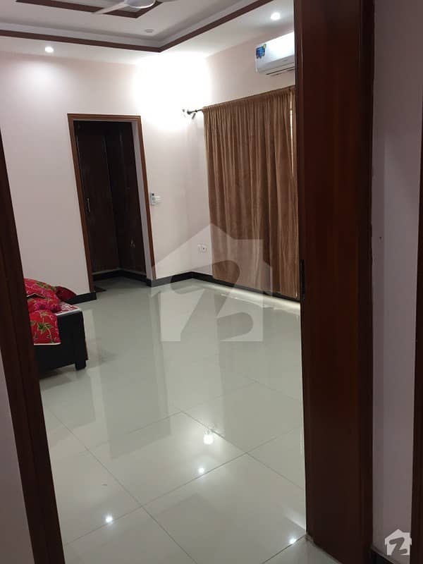 Furnished Room In A Apartment For Job Executive