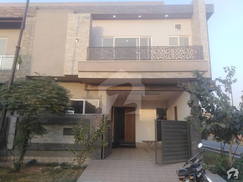 ایڈن آچرڈ فیصل آباد میں 4 کمروں کا 5 مرلہ مکان 1.3 کروڑ میں برائے فروخت۔