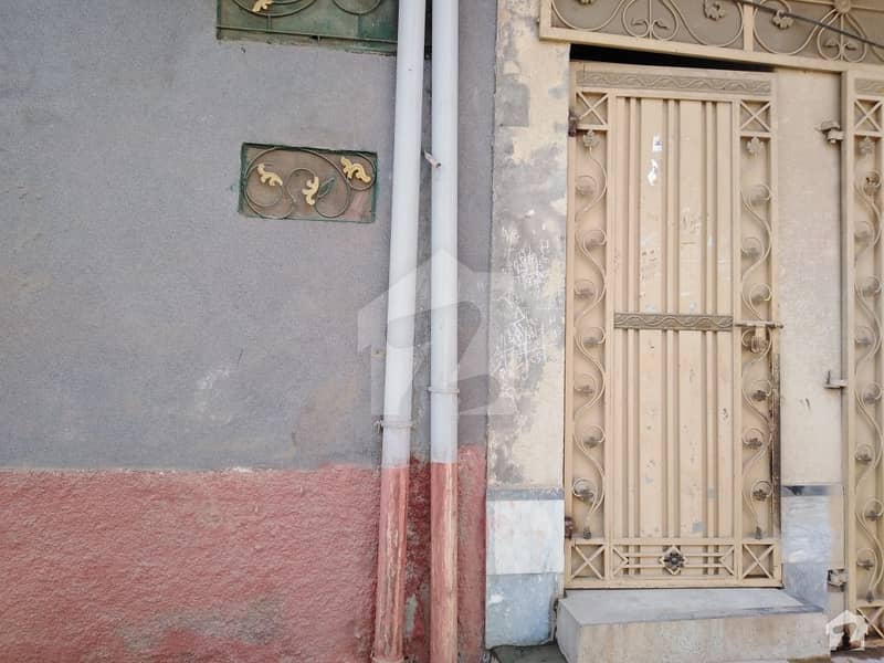 سواتی گیٹ پشاور میں 3 کمروں کا 5 مرلہ بالائی پورشن 16 ہزار میں کرایہ پر دستیاب ہے۔