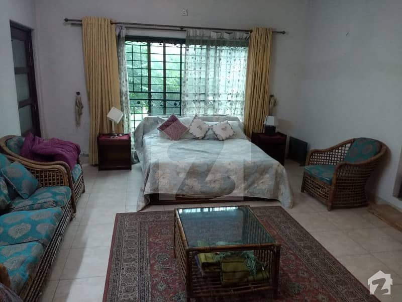 4 Kanal Farm House For Rent  At Bedian Road