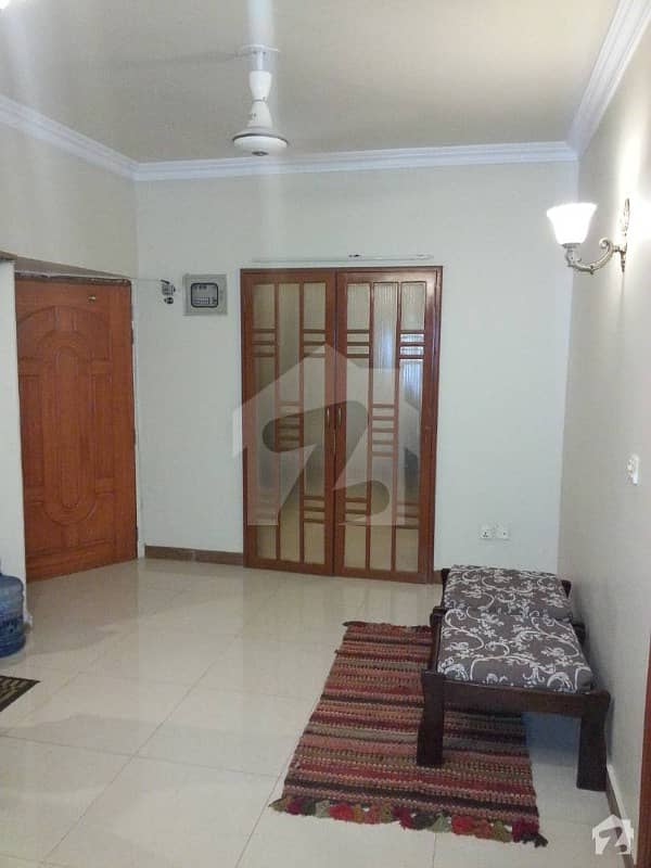 کلفٹن ۔ بلاک 1 کلفٹن کراچی میں 3 کمروں کا 8 مرلہ فلیٹ 1.45 کروڑ میں برائے فروخت۔