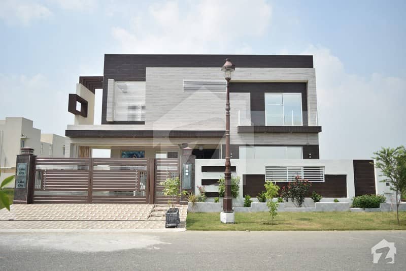 1 Kanal Brand New Beautiful Luxurious House Excellent Location