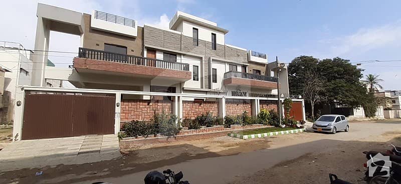 پی ای سی ایچ ایس بلاک 6 پی ای سی ایچ ایس جمشید ٹاؤن کراچی میں 4 کمروں کا 10 مرلہ مکان 1.75 لاکھ میں کرایہ پر دستیاب ہے۔
