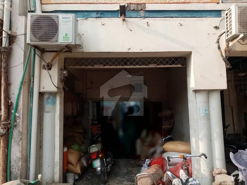 Shop Of 698  Square Feet Available In Ravi Road