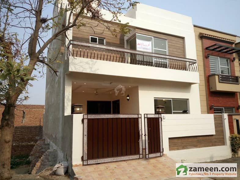 Brand New Beautiful Designer Owner Build House For Sale In Statelife Proper A Block
