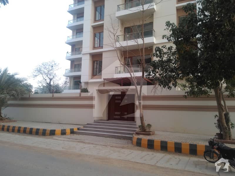 کلفٹن کراچی میں 4 کمروں کا 12 مرلہ فلیٹ 6 کروڑ میں برائے فروخت۔