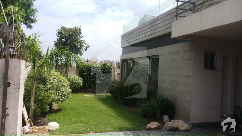 1 Kanal Slightly Used House For Sale  In Dha Phase 7 Near Park Mosque Market