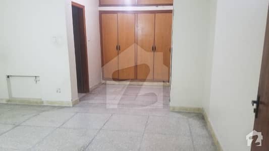 ایف ۔ 11/3 ایف ۔ 11 اسلام آباد میں 6 کمروں کا 1 کنال مکان 8.5 کروڑ میں برائے فروخت۔ ایف ۔ 11/3 ایف ۔ 11 اسلام آباد میں 6 کمروں کا 1 کنال مکان 8.5 کروڑ میں برائے فروخت۔