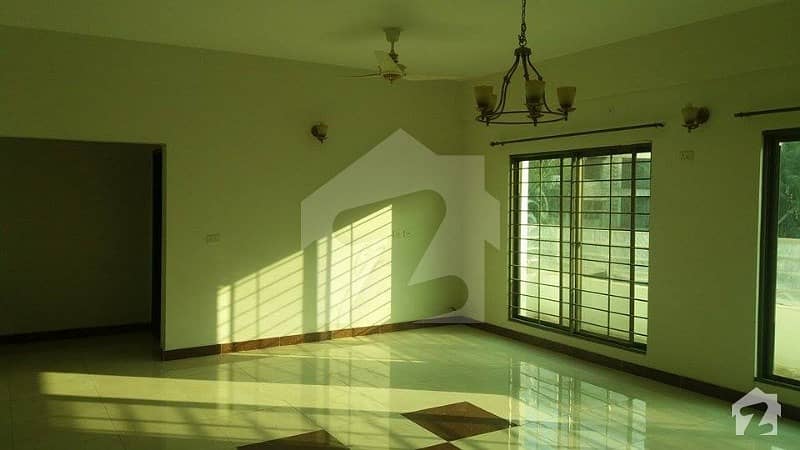 12 Marla 4 Bedrooms Flat Is Available For Sale In Askari 11 Lahore