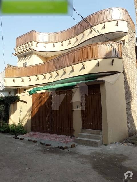 10 Marla Prime Location House 5 Mints  Walking Distance From Hayatabad And Near To Masjid And Market