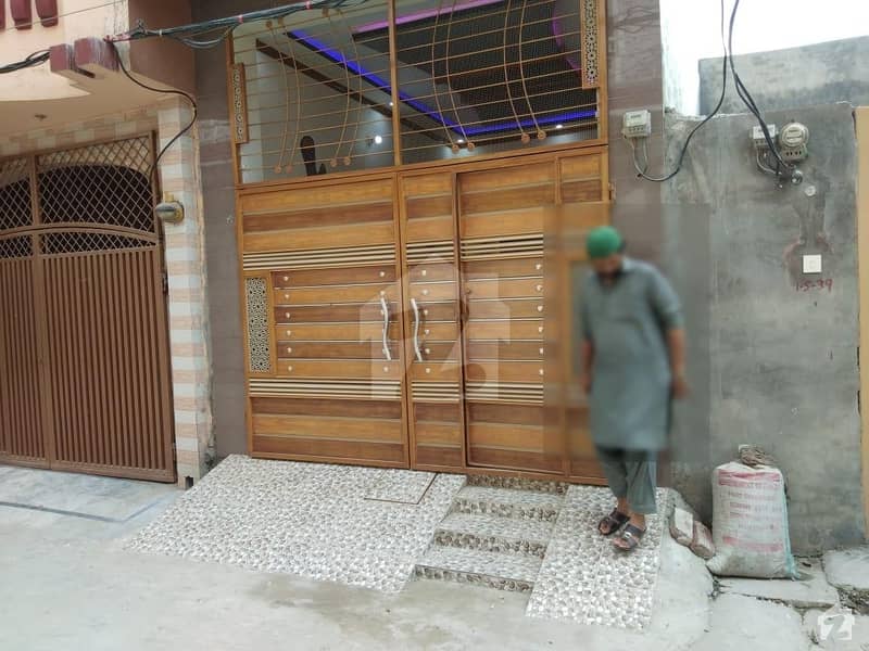 گلشنِ راوی لاہور میں 3 کمروں کا 4 مرلہ مکان 1 کروڑ میں برائے فروخت۔