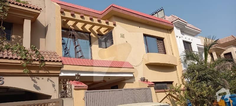 Abu Bakar Block 7 Marla Old House Available For Sale