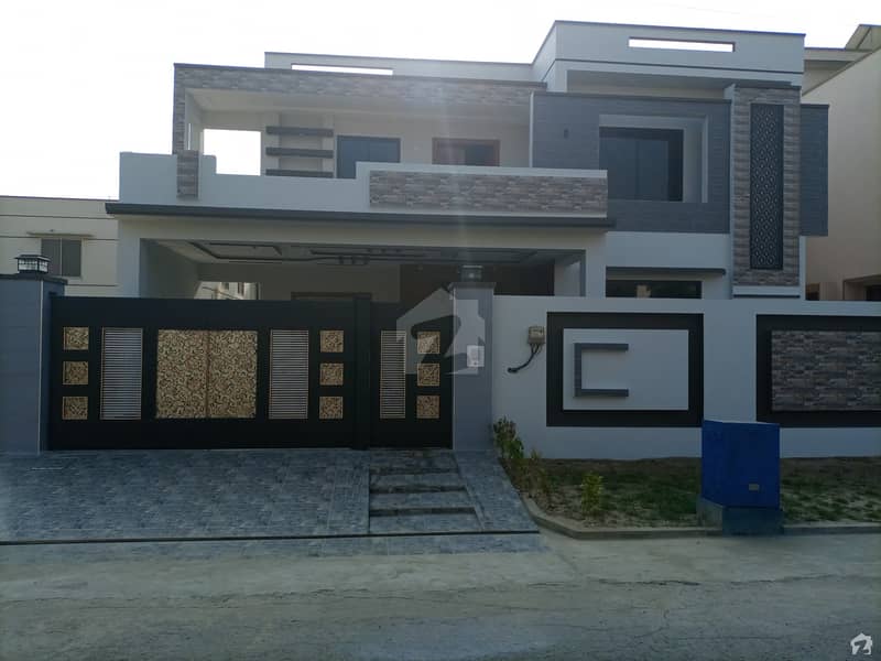 House Of 1 Kanal In DC Colony For Sale