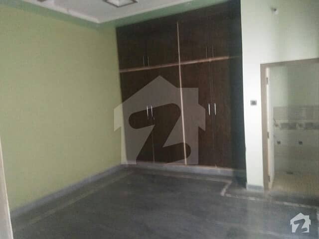 زکریاہ کالونی ایم اے جناح روڈ ملتان میں 2 کمروں کا 4 مرلہ مکان 37 لاکھ میں برائے فروخت۔