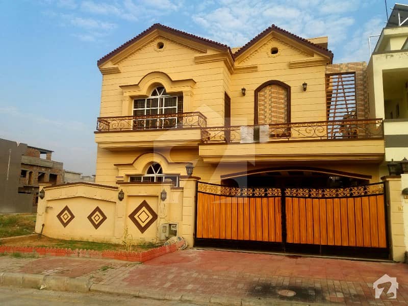 10 Marla Double Unit House For Sale In F1 Block Bahria Town Phase 8