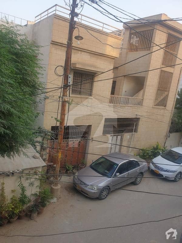 یاسین آباد گلبرگ ٹاؤن کراچی میں 3 کمروں کا 10 مرلہ مکان 45 ہزار میں کرایہ پر دستیاب ہے۔
