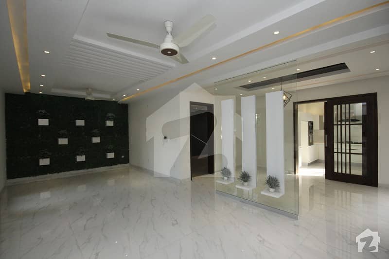 1 Kanal Upper Portion For Rent In Phase 4