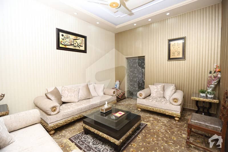 اسلام پورہ لاہور میں 6 کمروں کا 6 مرلہ مکان 1.3 کروڑ میں برائے فروخت۔