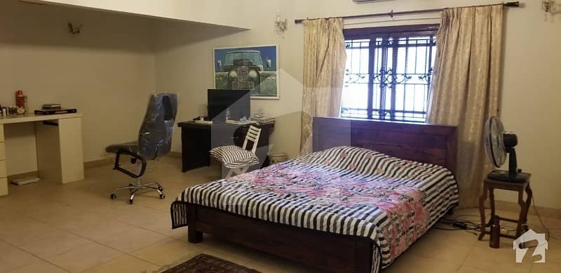 ڈی ایچ اے فیز 2 ایکسٹینشن ڈی ایچ اے ڈیفینس کراچی میں 5 کمروں کا 1.22 کنال مکان 10.5 کروڑ میں برائے فروخت۔