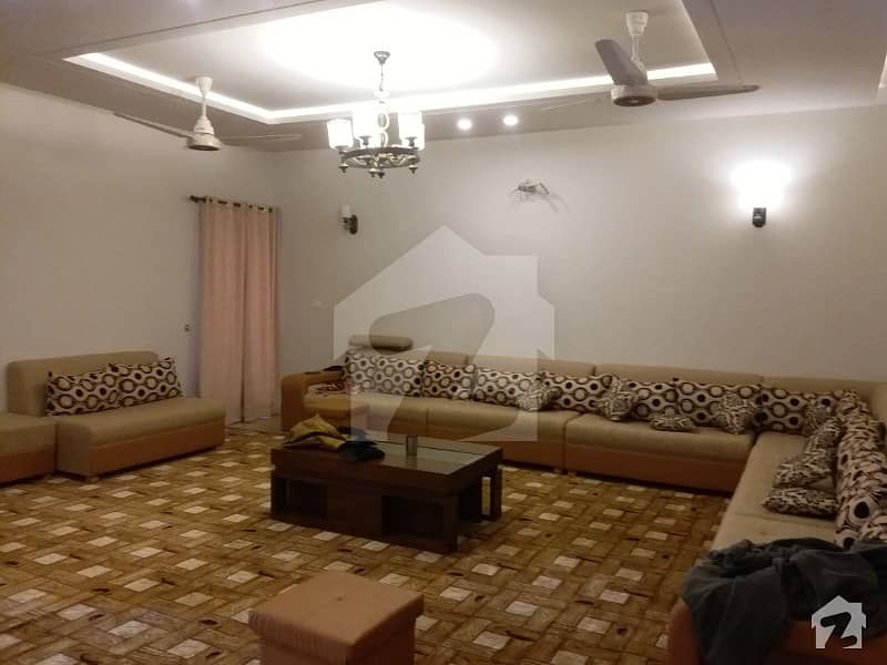 ایف ۔ 11 مرکز ایف ۔ 11 اسلام آباد میں 3 کمروں کا 16 مرلہ فلیٹ 3.65 کروڑ میں برائے فروخت۔