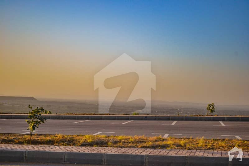 125 Square Yards Spacious Commercial Plot Available In Bahria Town Karachi For Sale