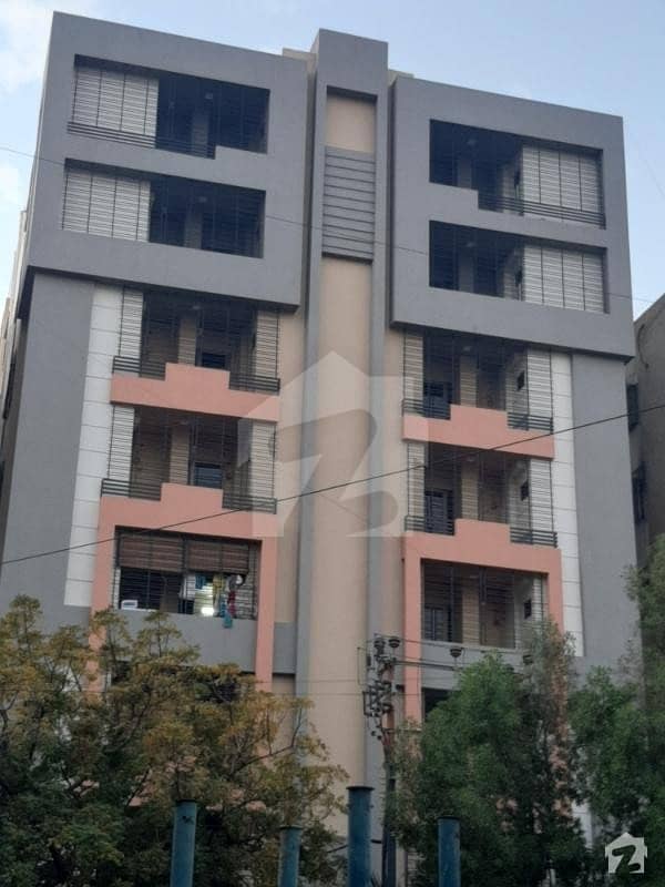 Flat Of 900  Square Feet In Shaheed Millat Road For Rent