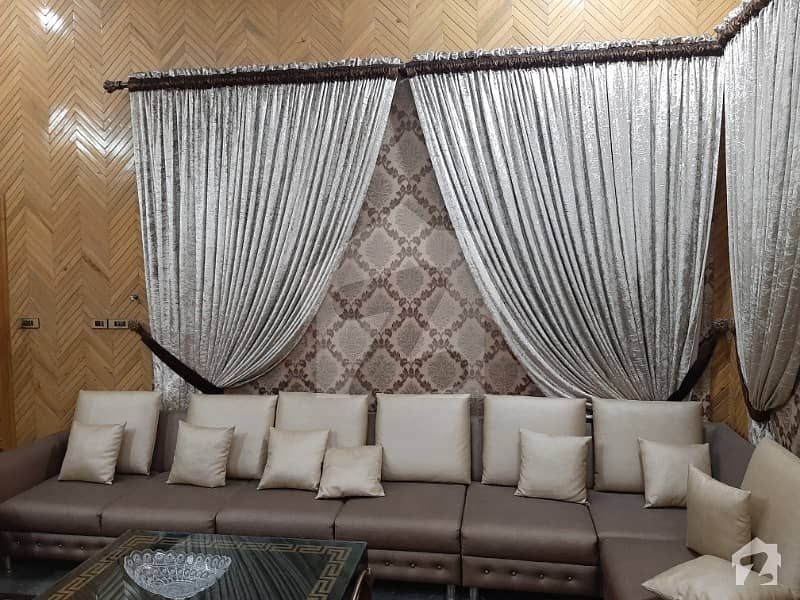 مدینہ ٹاؤن فیصل آباد میں 5 کمروں کا 1 کنال مکان 5.5 کروڑ میں برائے فروخت۔