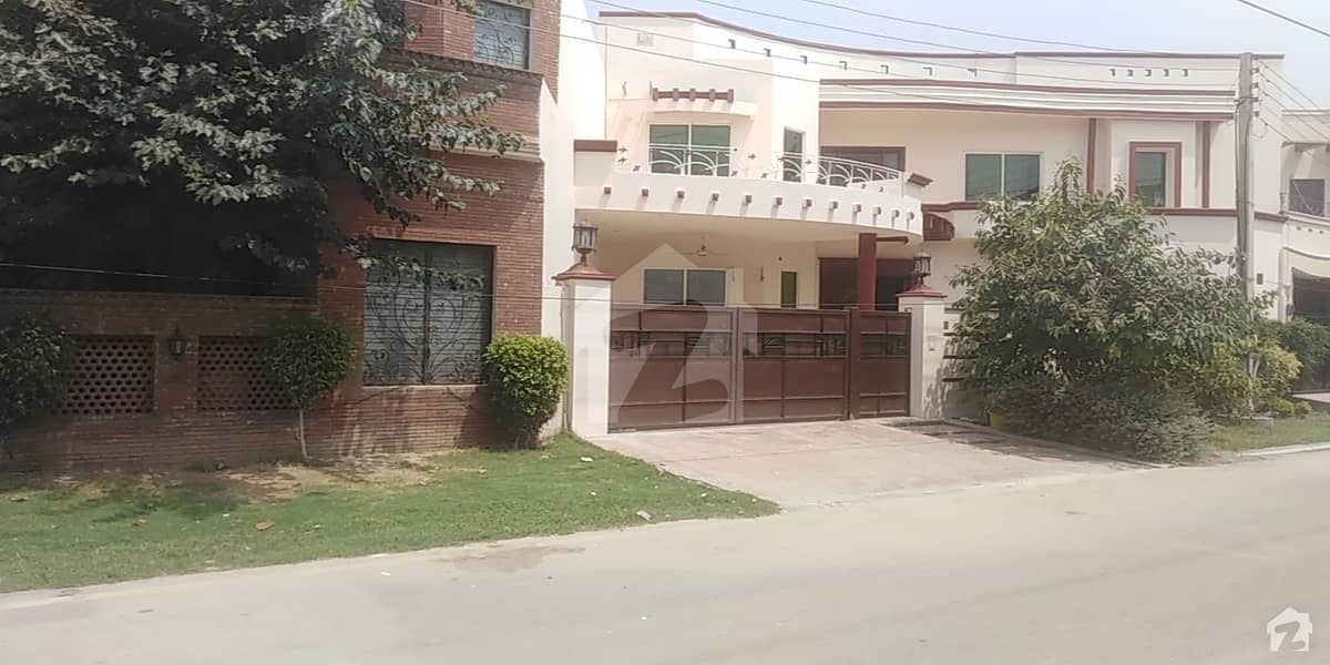 11 Marla House In Central Saeed Colony For Sale