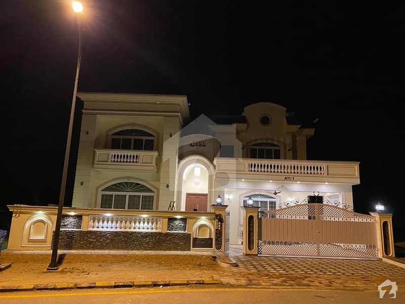6975  Square Feet House Available For Sale In Bahria Town