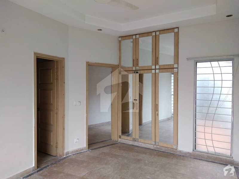 10 Marla Upper Portion In Paragon City For Rent At Good Location