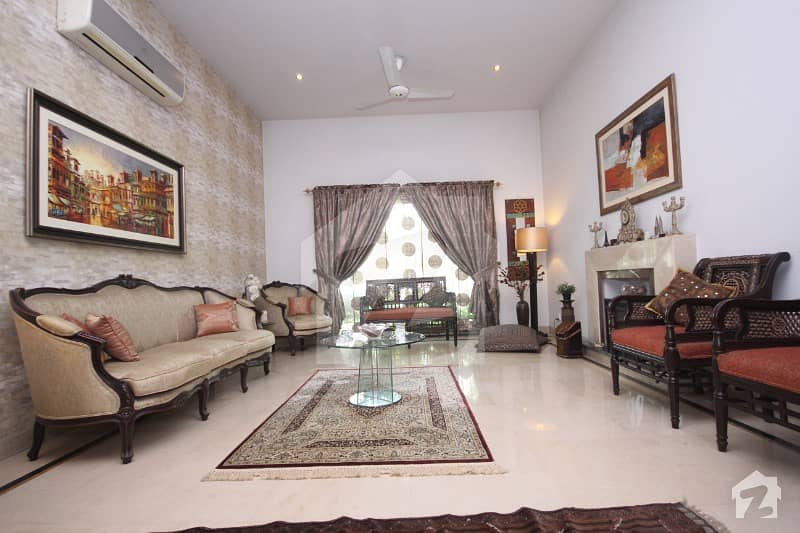 Beautiful Bungalow Hot Location Near Masjid Commercial Dd Phase 4