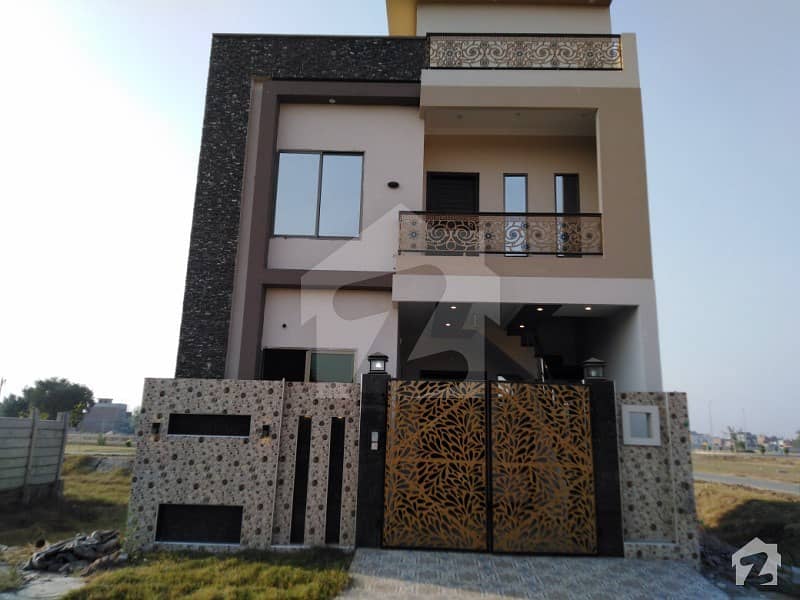 منان ٹاؤن فیصل آباد میں 3 کمروں کا 4 مرلہ مکان 87 لاکھ میں برائے فروخت۔