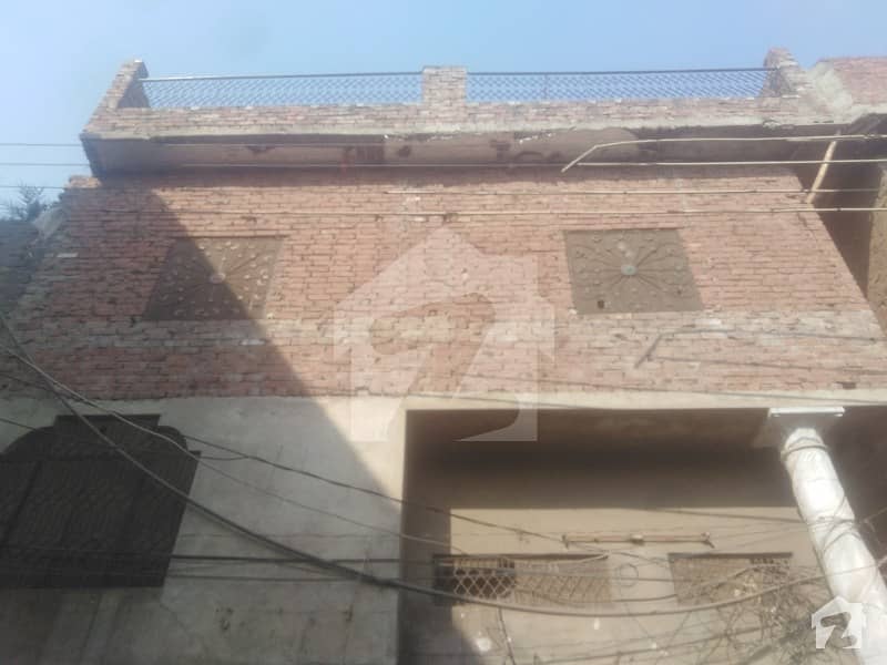 In Badami Bagh 788  Square Feet Upper Portion For Rent