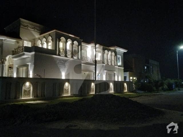 ڈی ایچ اے فیز 7 ڈیفنس (ڈی ایچ اے) لاہور میں 6 کمروں کا 1.15 کنال مکان 6.75 کروڑ میں برائے فروخت۔