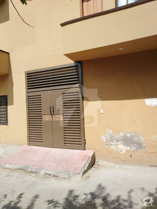 ڈھوک کشمیریاں راولپنڈی میں 6 کمروں کا 4 مرلہ مکان 2.2 کروڑ میں برائے فروخت۔