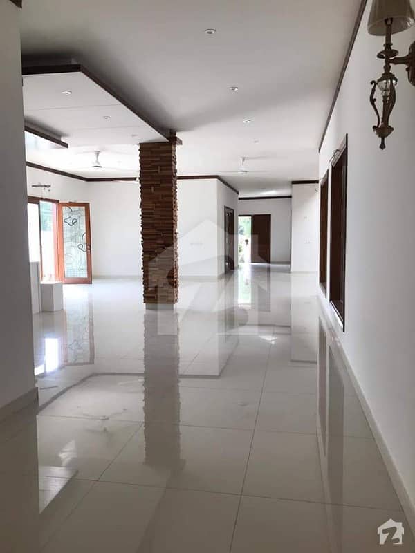 9000  Square Feet House In Central DHA For Sale