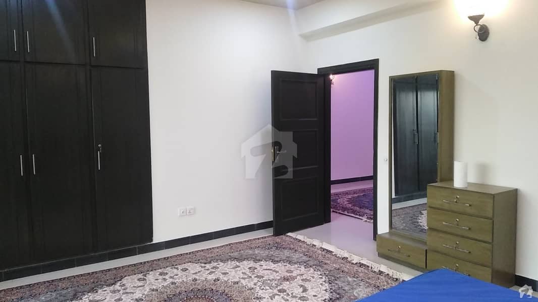 سلک ایگزیکٹو اپارٹمنٹ یونیورسٹی روڈ پشاور میں 4 کمروں کا 8 مرلہ فلیٹ 1.35 کروڑ میں برائے فروخت۔