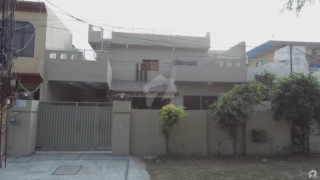 صدر کینٹ لاہور میں 5 کمروں کا 10 مرلہ مکان 2.3 کروڑ میں برائے فروخت۔ صدر کینٹ لاہور میں 5 کمروں کا 10 مرلہ مکان 2.3 کروڑ میں برائے فروخت۔