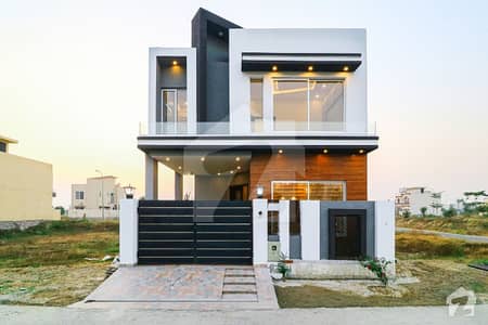 Back Of Main Road Superb 5 Marla Luxury House For Sale In Dha 9 Town Back Of Main Road Superb 5 Marla Luxury House For Sale In Dha 9 Town