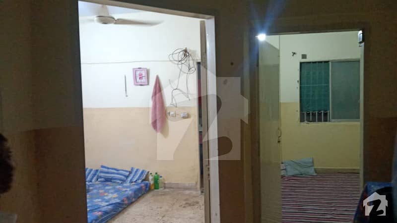 نارتھ کراچی - سیکٹر 14-بی نارتھ کراچی کراچی میں 2 کمروں کا 3 مرلہ فلیٹ 25 لاکھ میں برائے فروخت۔