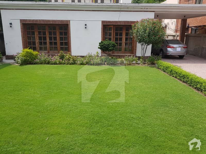 گلبرگ 3 گلبرگ لاہور میں 5 کمروں کا 1.2 کنال مکان 13 کروڑ میں برائے فروخت۔ گلبرگ 3 گلبرگ لاہور میں 5 کمروں کا 1.2 کنال مکان 13 کروڑ میں برائے فروخت۔